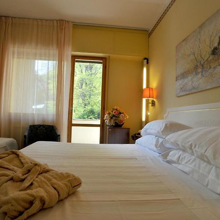 Hotel Ferrari Salsomaggiore Terme Exterior foto