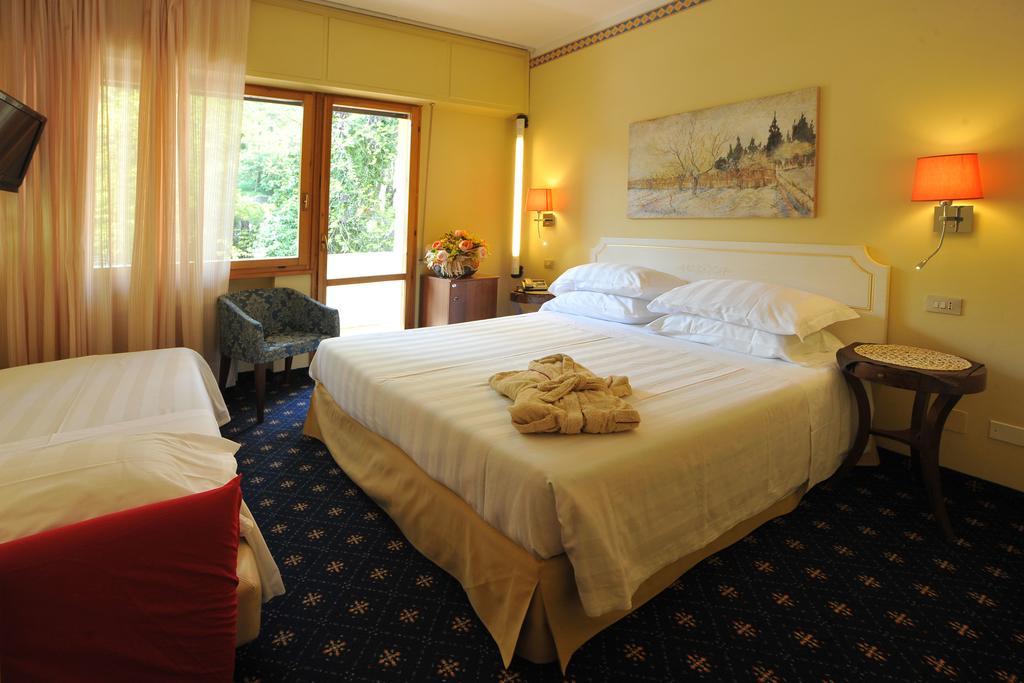 Hotel Ferrari Salsomaggiore Terme Exterior foto