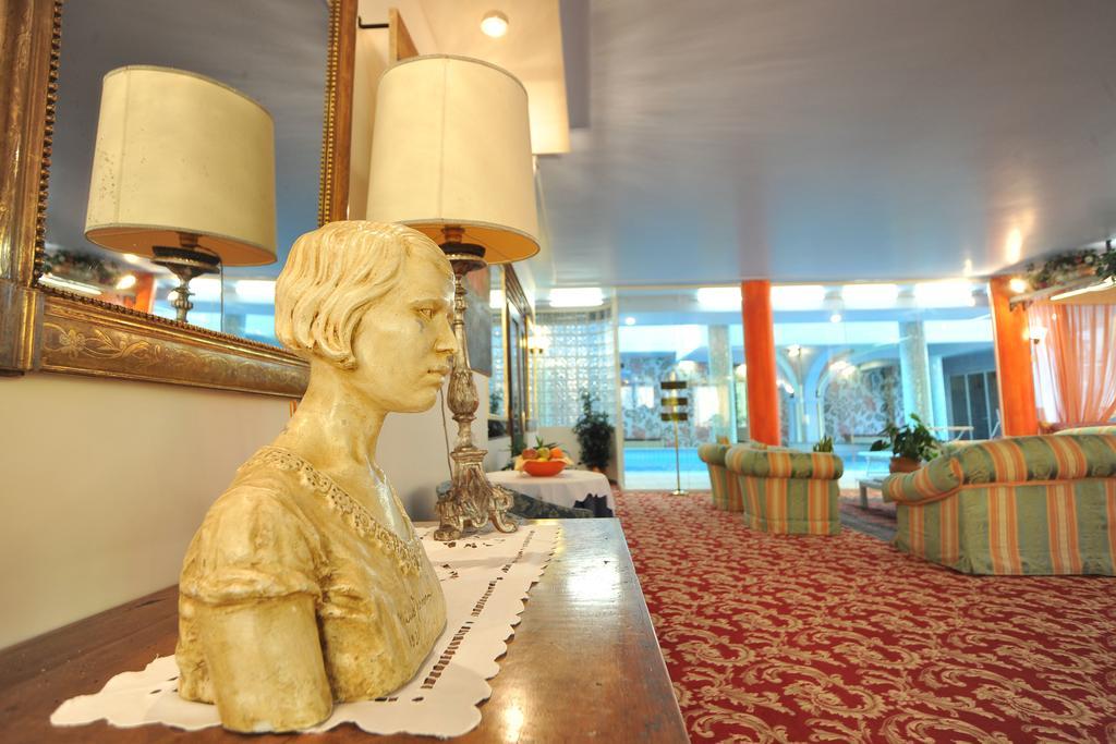 Hotel Ferrari Salsomaggiore Terme Exterior foto
